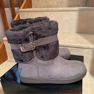 GUESS. NWOT. Aussie. Dark gray fabric & faux fur boots. Size 9.5. Buckle…
